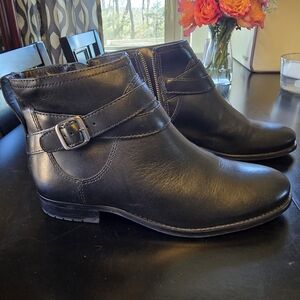 L.L. Bean Women's Leather Ankle  Boots US 9.5 B